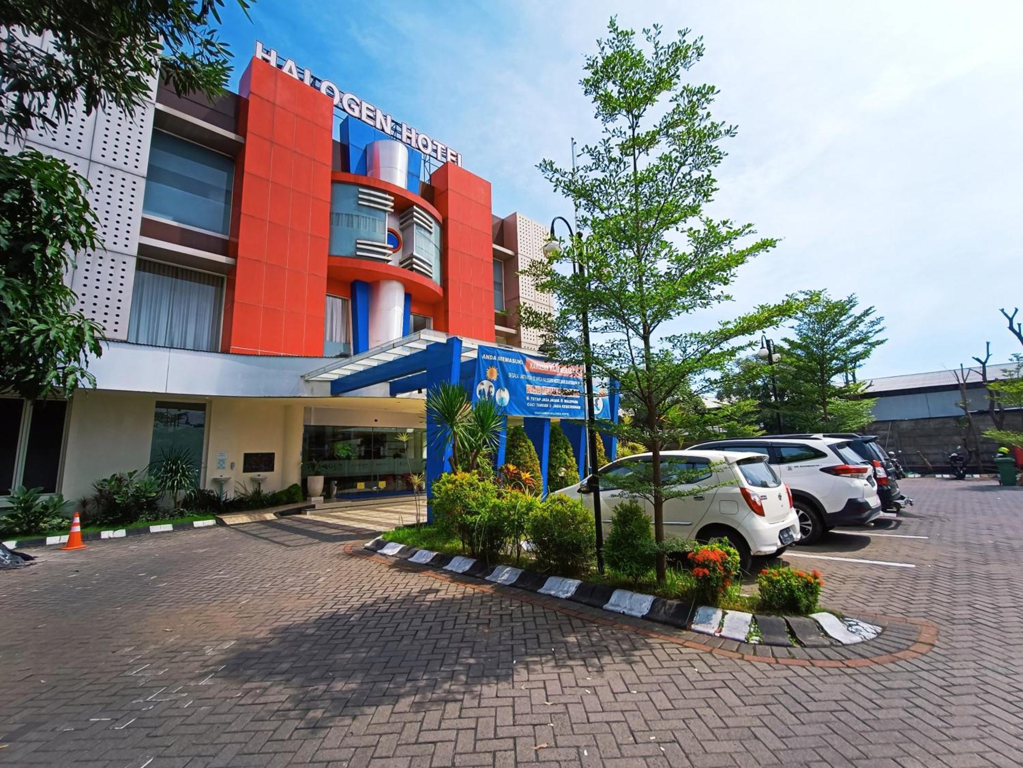 Halogen Hotel Airport Surabaya Sidoarjo Exterior foto