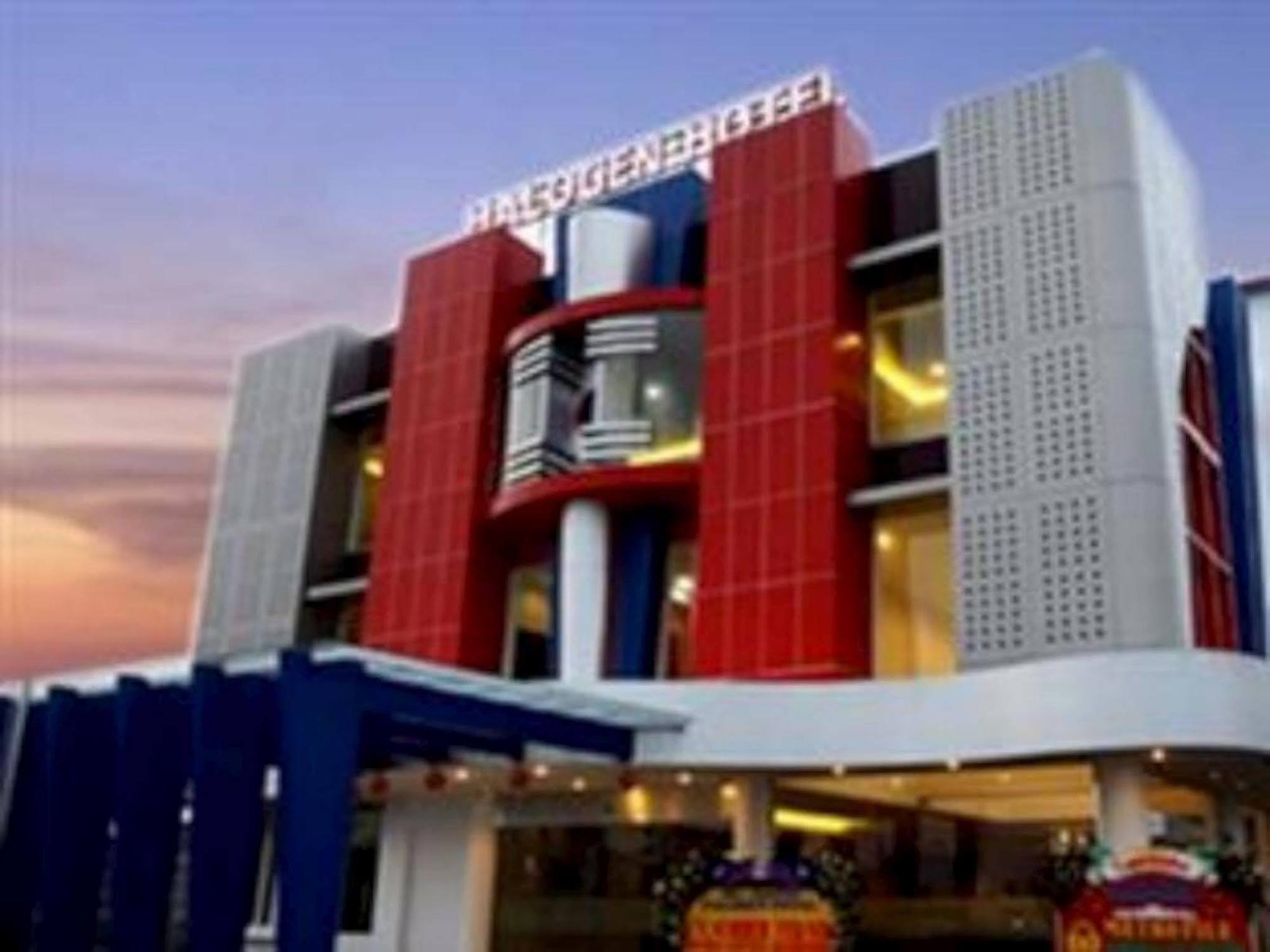 Halogen Hotel Airport Surabaya Sidoarjo Exterior foto
